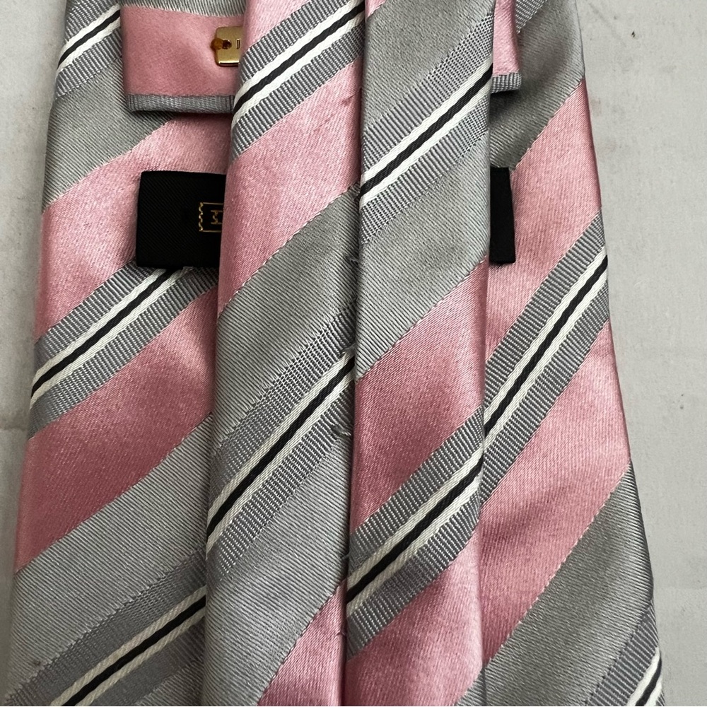 Donald TRUMP Signature Collection Handmade 100% Silk Designer Tie Gray Striped - Picture 7 of 10
